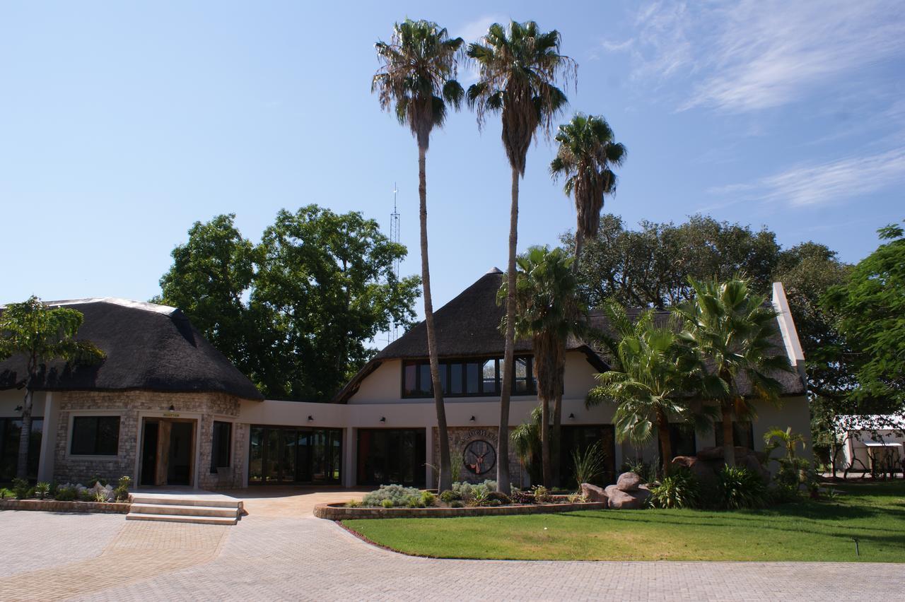 La Rochelle Lodge Okaukuejo Εξωτερικό φωτογραφία